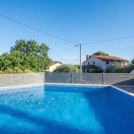 Mariuccia With Private Pool