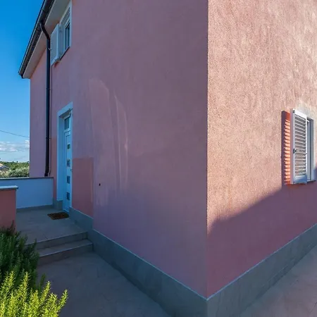 Mariuccia With Private Pool