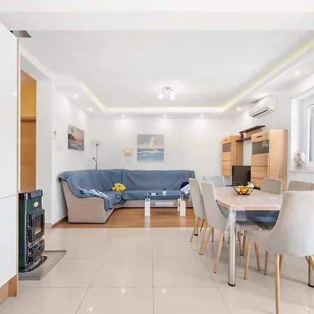 Mariuccia With Private Pool