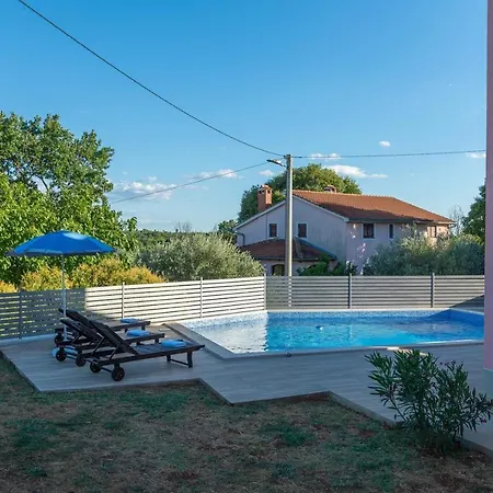 Mariuccia With Private Pool Apartman Vrsar